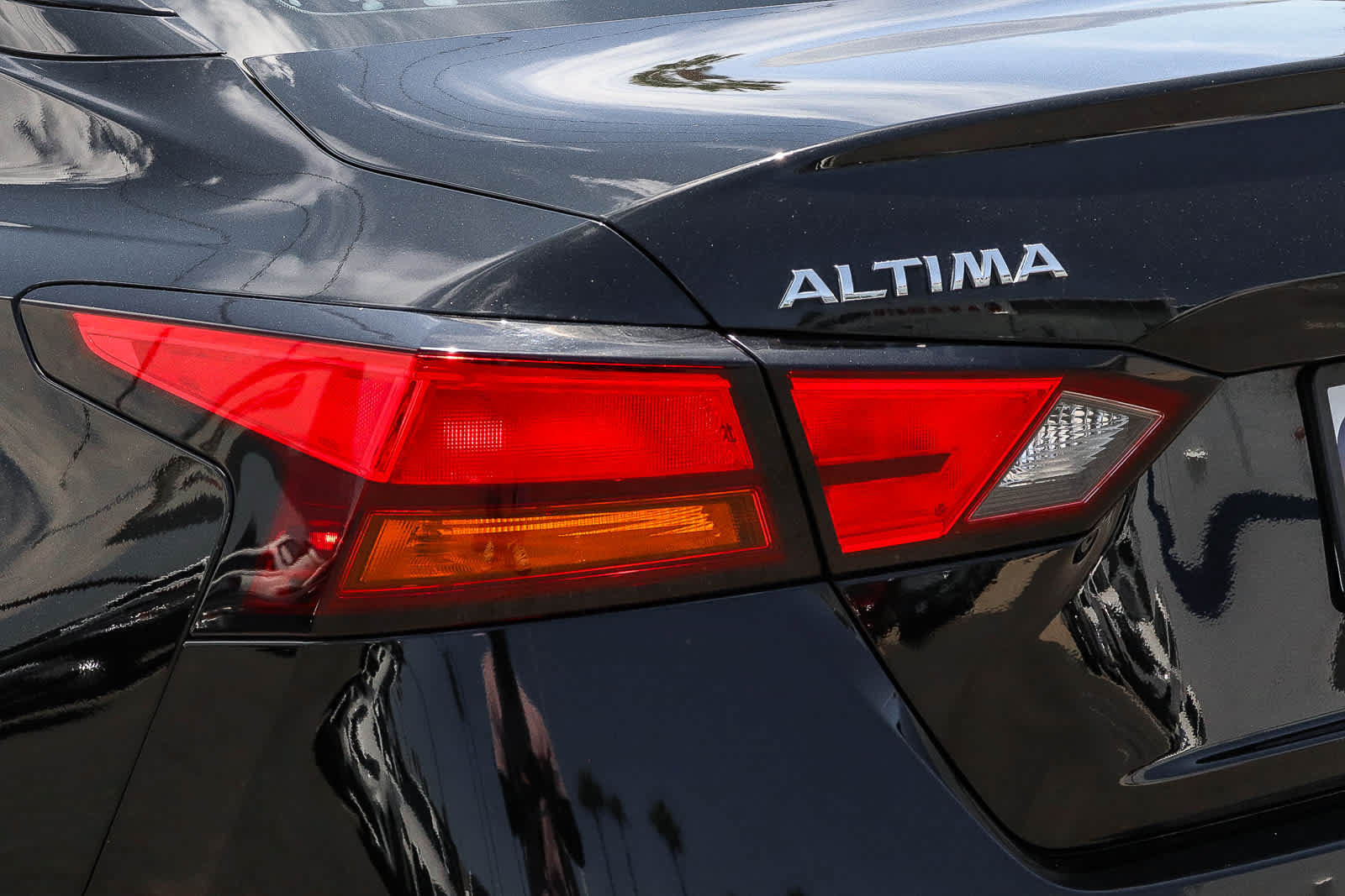 Used 2019 Nissan Altima 2.5 SL FWD image 11