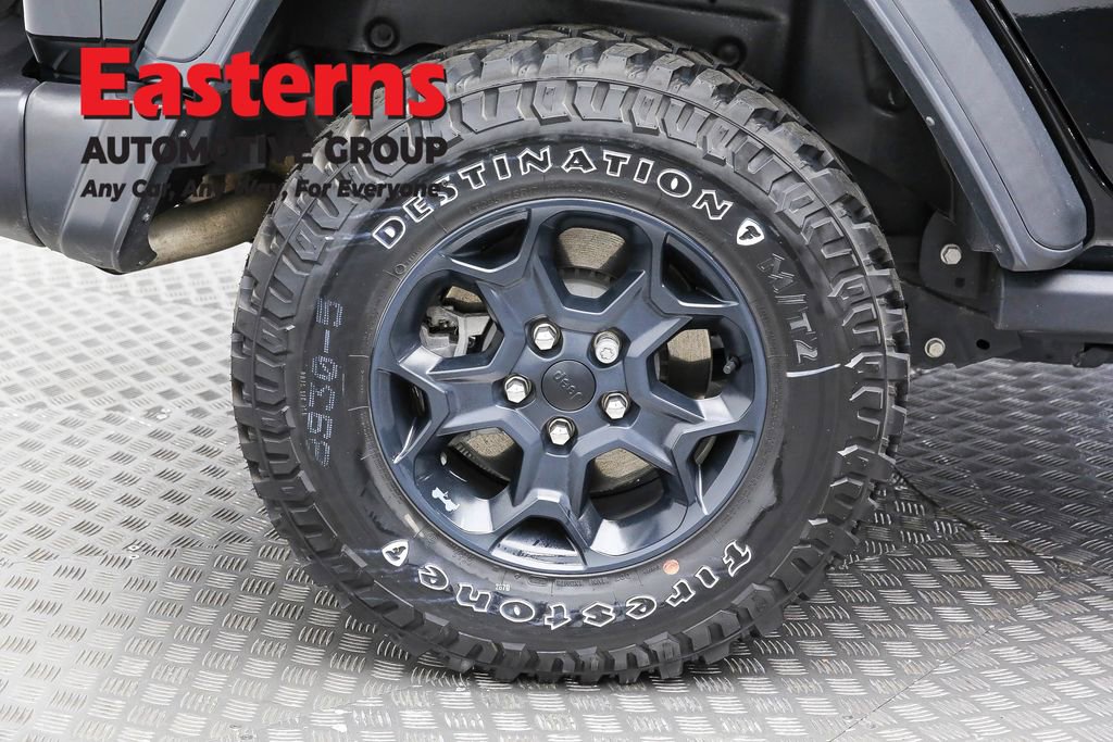 Used 2023 Jeep Wrangler Unlimited w/ Dual Top Group image 33