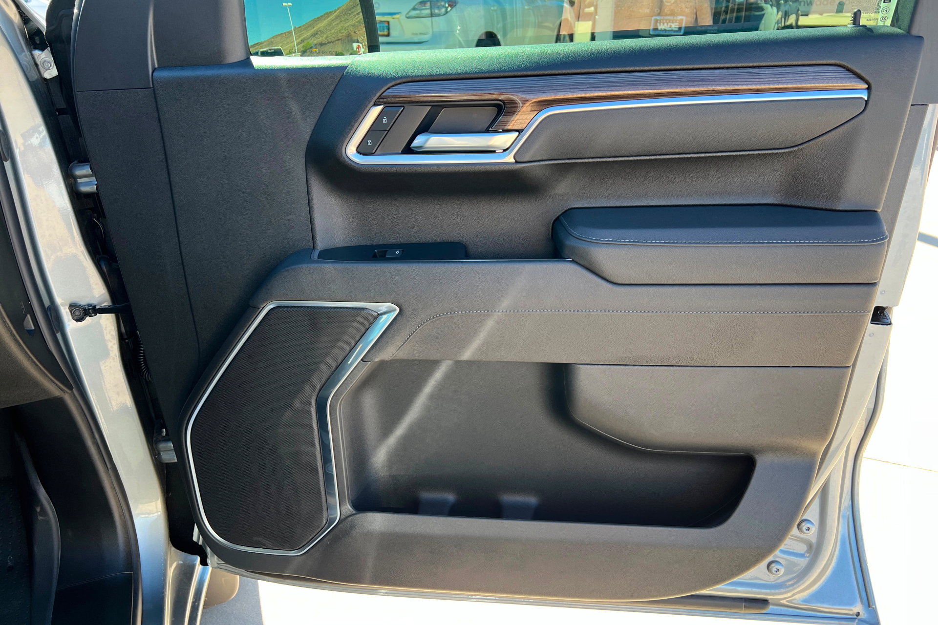 New 2026 Chevrolet Silverado 1500 RST w/ Redline Edition AWD/4WD image 23