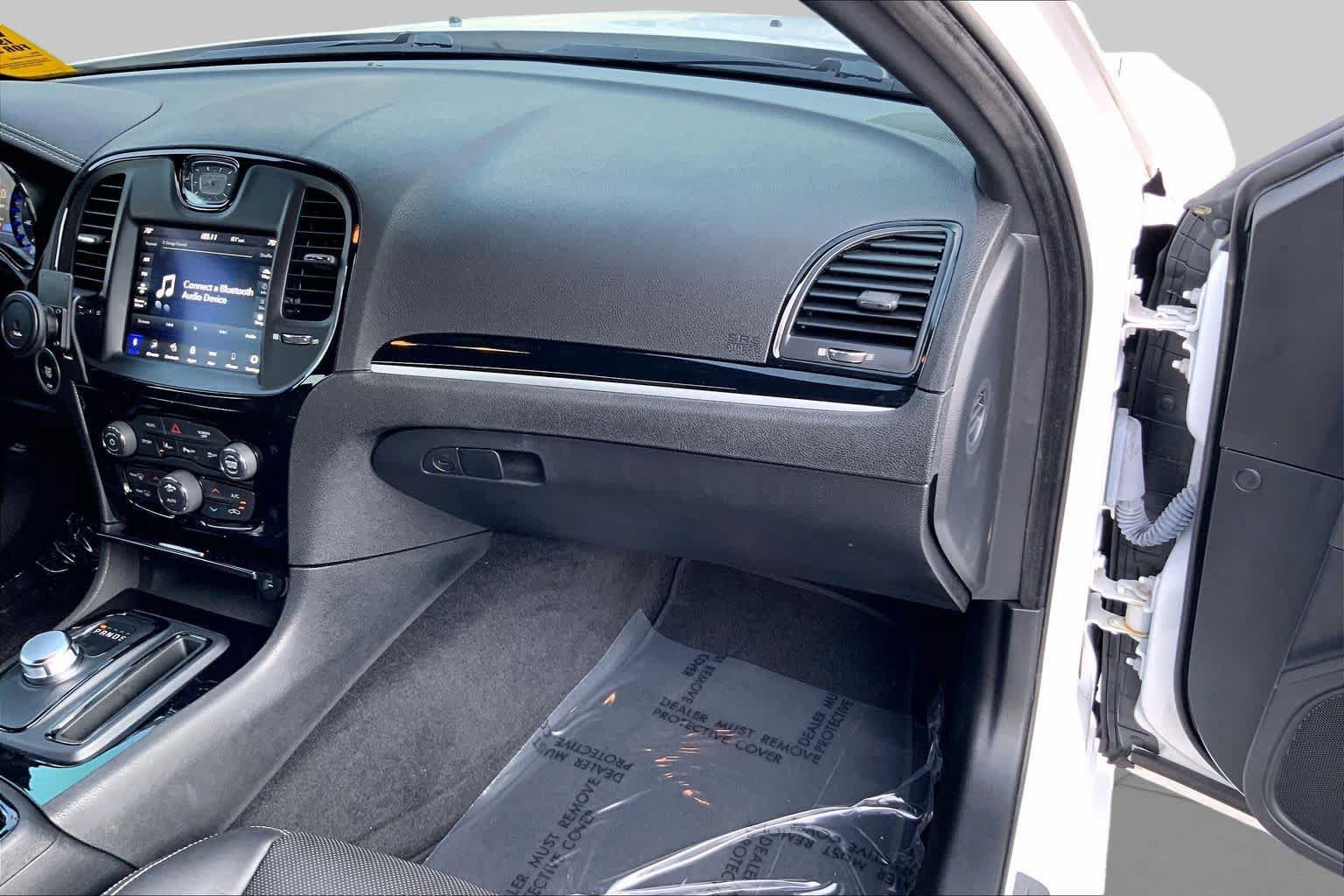 Used 2023 Chrysler 300 S w/ Comfort Group RWD image 18