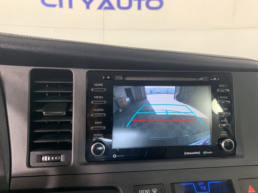 Used 2018 Toyota Sienna XLE Premium image 27