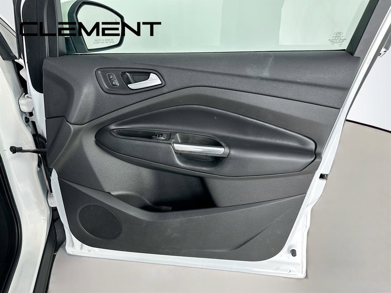 Used 2019 Ford Escape Titanium image 36