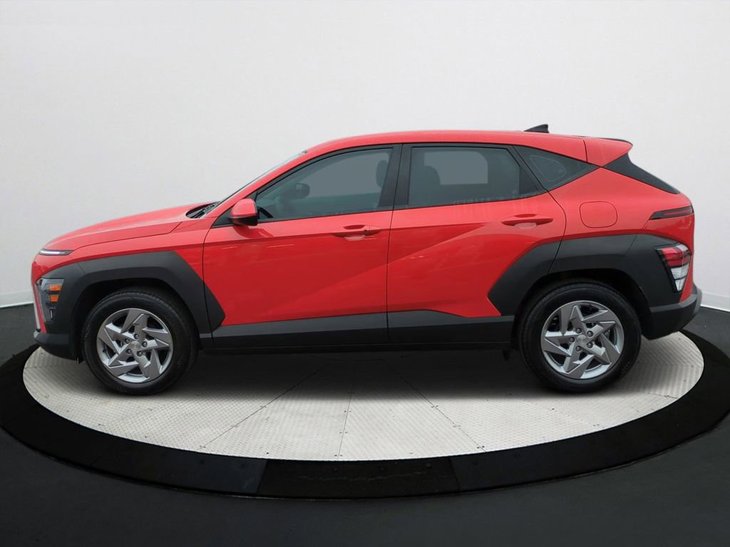 Certified 2025 Hyundai Kona SE image 7