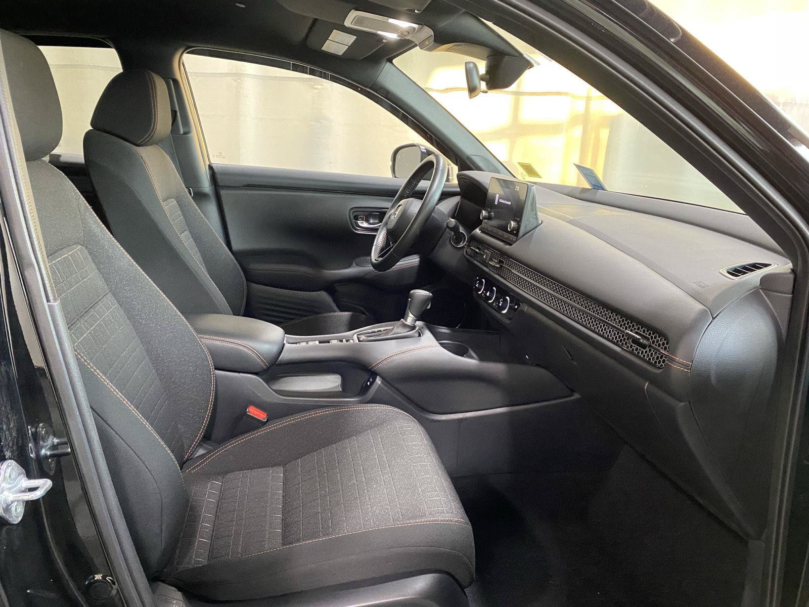 Used 2024 Honda HR-V Sport image 11