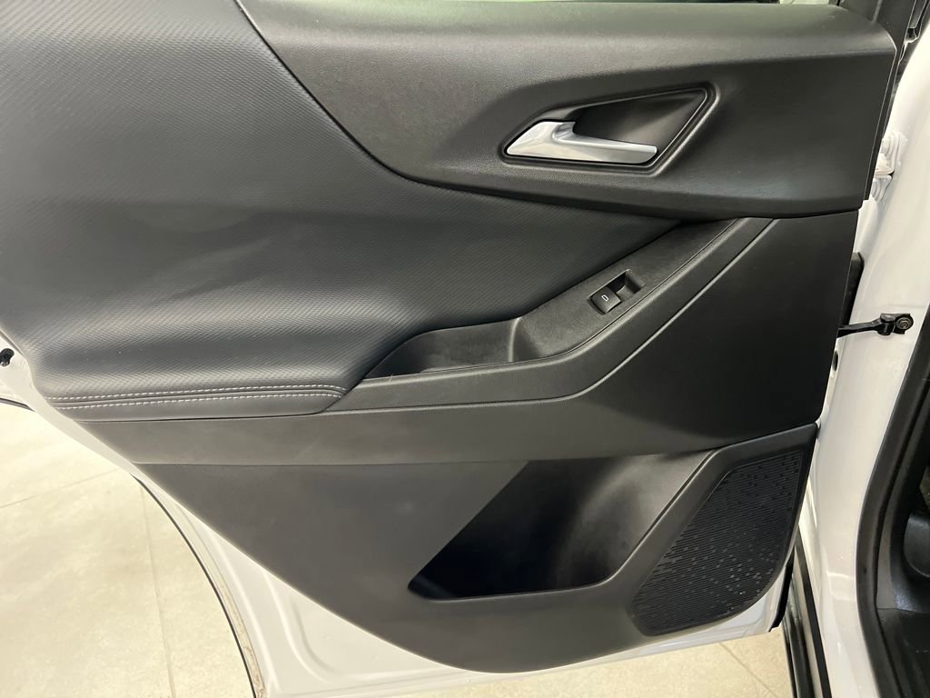 Used 2025 Chevrolet Equinox LT image 16