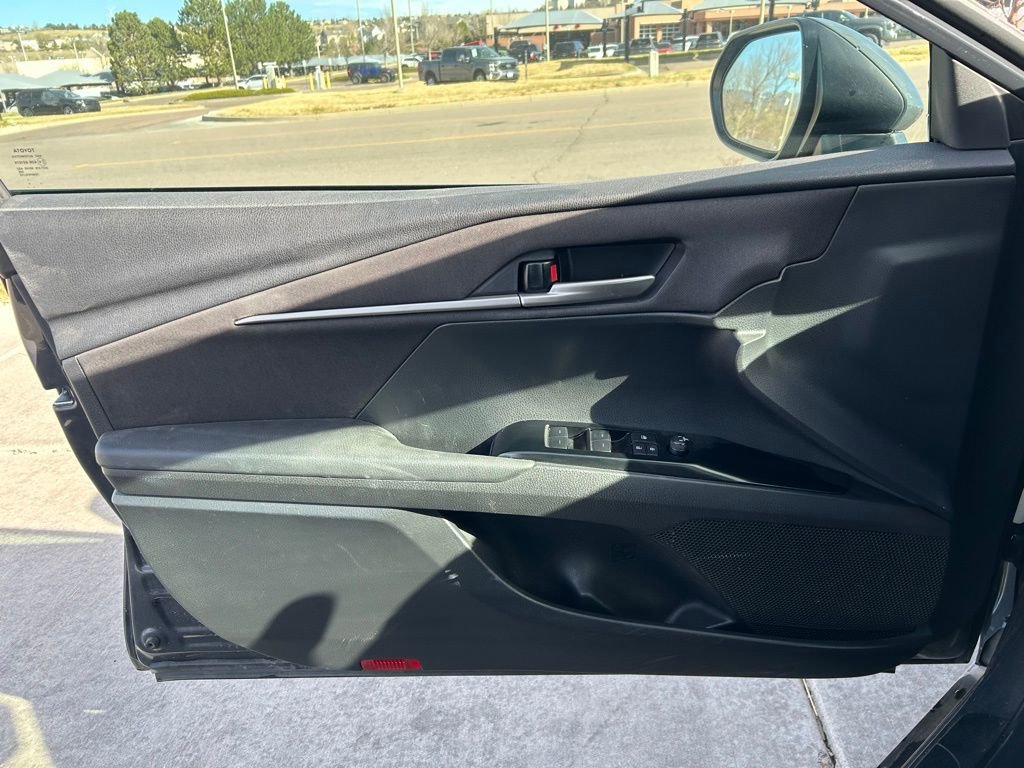 Used 2025 Toyota Camry LE image 10