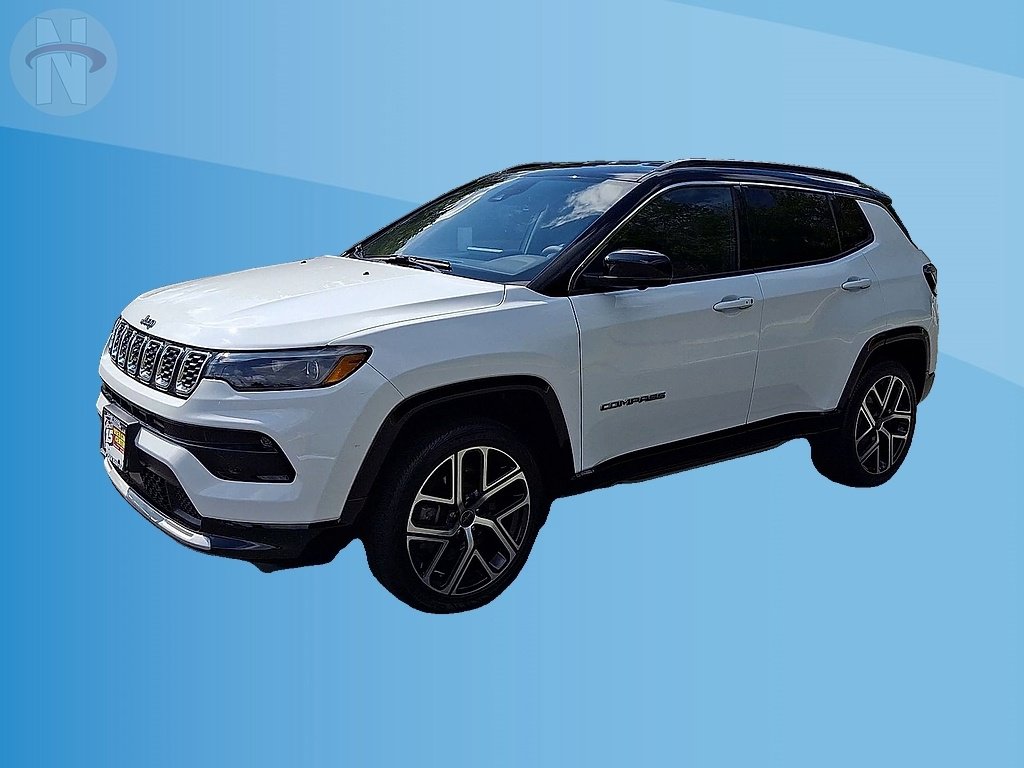 Used 2025 Jeep Compass Limited w/ Elite Group AWD/4WD image 4