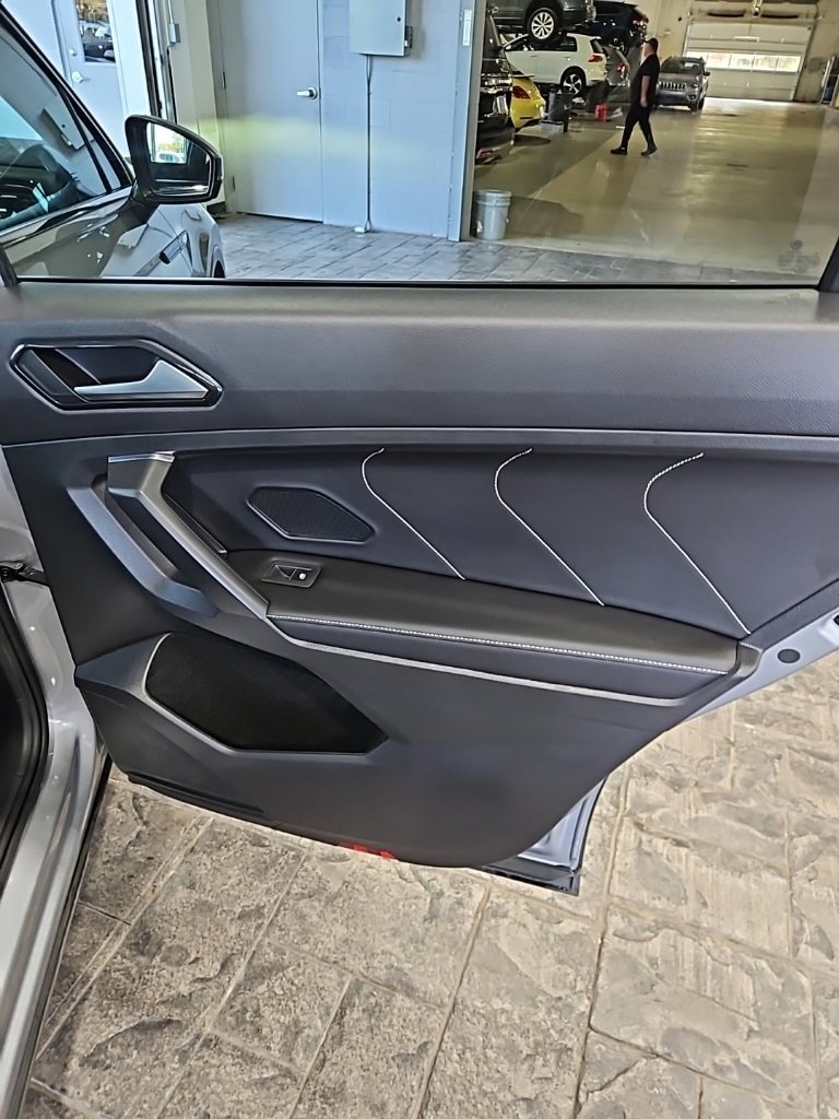 Used 2022 Volkswagen Tiguan SE image 15