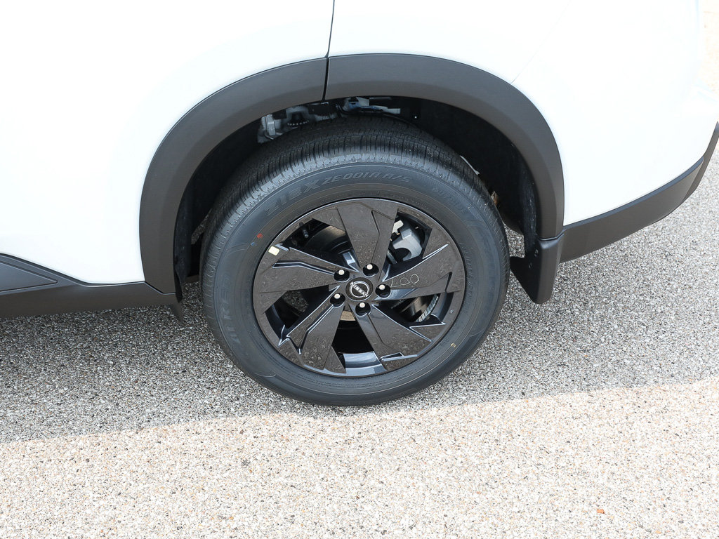 New 2026 Nissan Rogue SV FWD image 4