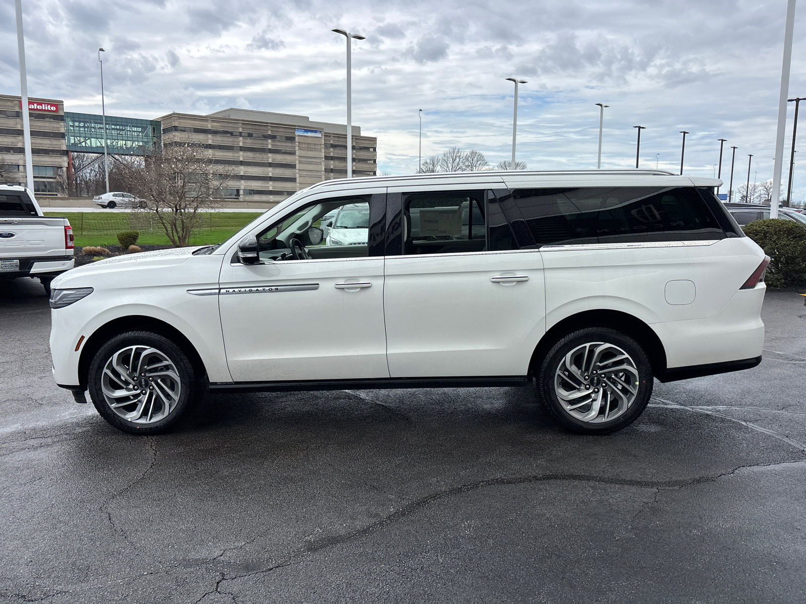 New 2026 Lincoln Navigator L Reserve image 4
