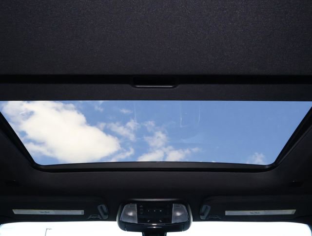 Used 2022 Dodge Charger SRT Hellcat image 13