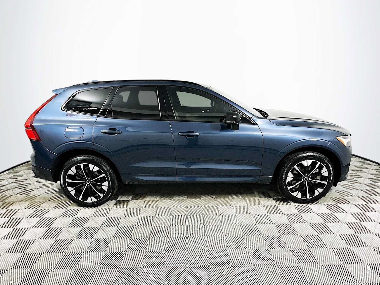New 2026 Volvo XC60 T8 Plus w/ Protection Package AWD/4WD image 8