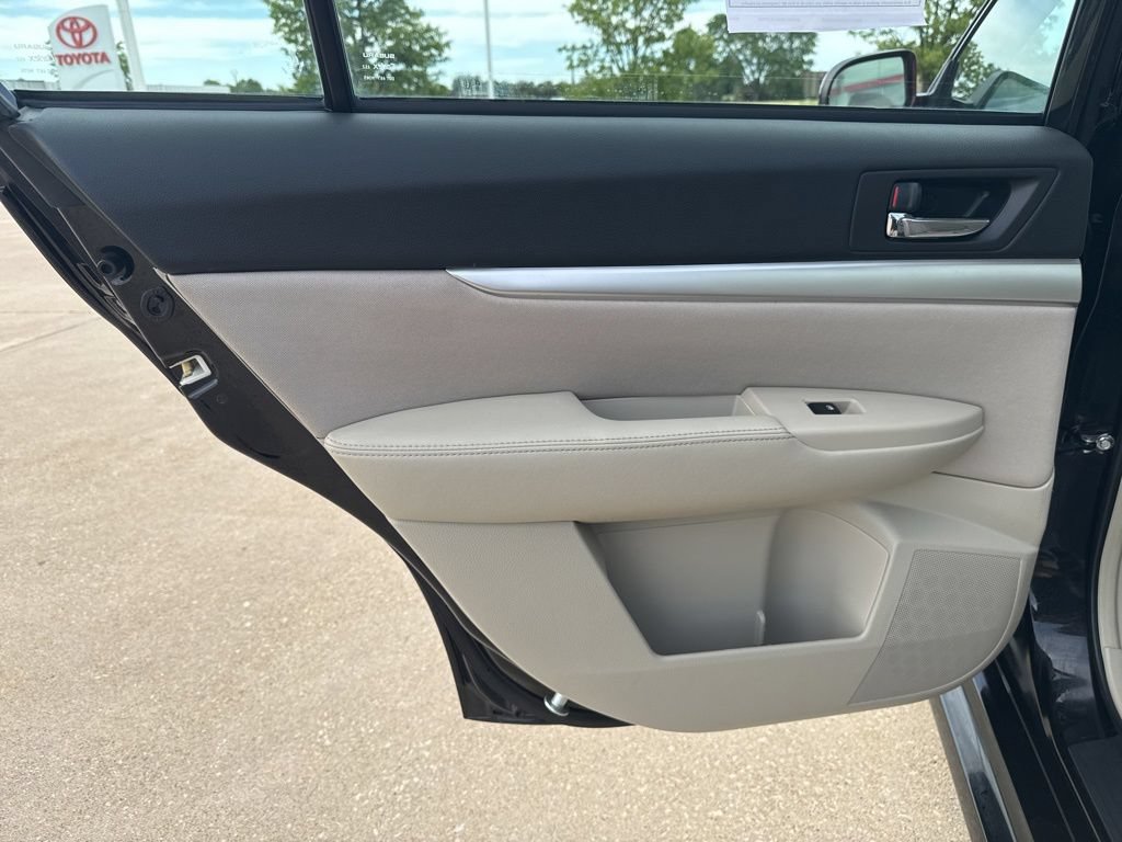 Used 2013 Subaru Legacy 2.5i Premium w/ All-Weather Pkg AWD/4WD image 16