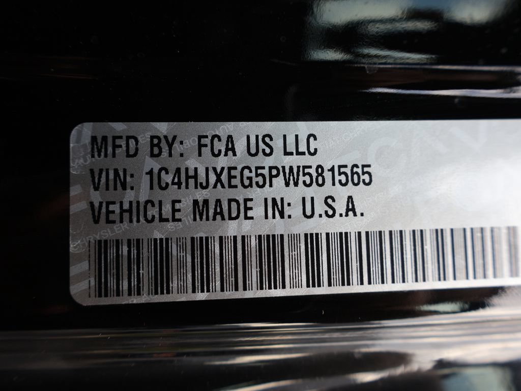 Used 2023 Jeep Wrangler Unlimited Sahara w/ LED Lighting Group AWD/4WD image 36