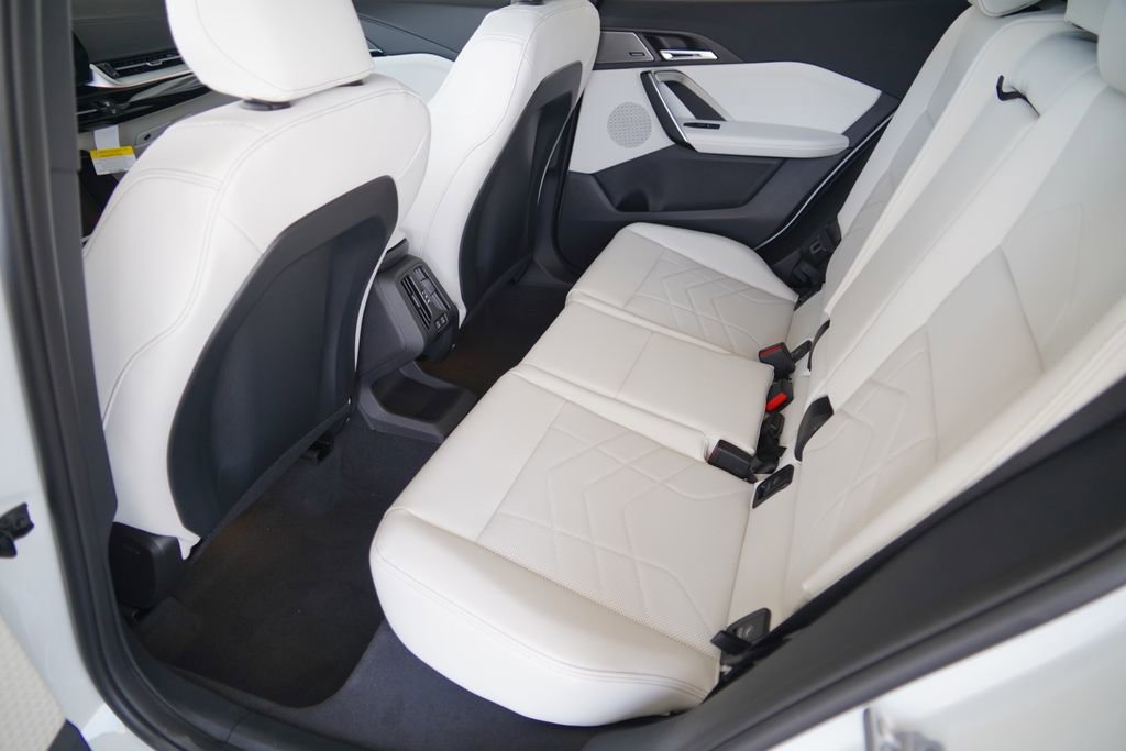 New 2026 BMW X2 xDrive28i w/ Technology Package AWD/4WD image 19