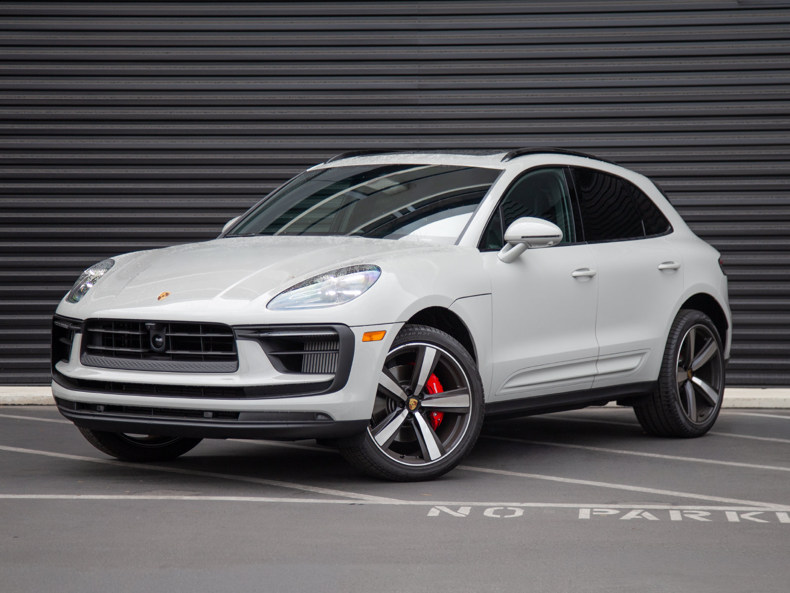 Certified 2026 Porsche Macan S AWD/4WD image 1