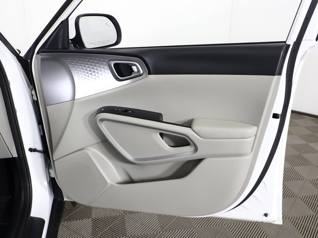 Certified 2023 Kia Soul LX w/ LX Technology Package FWD image 22
