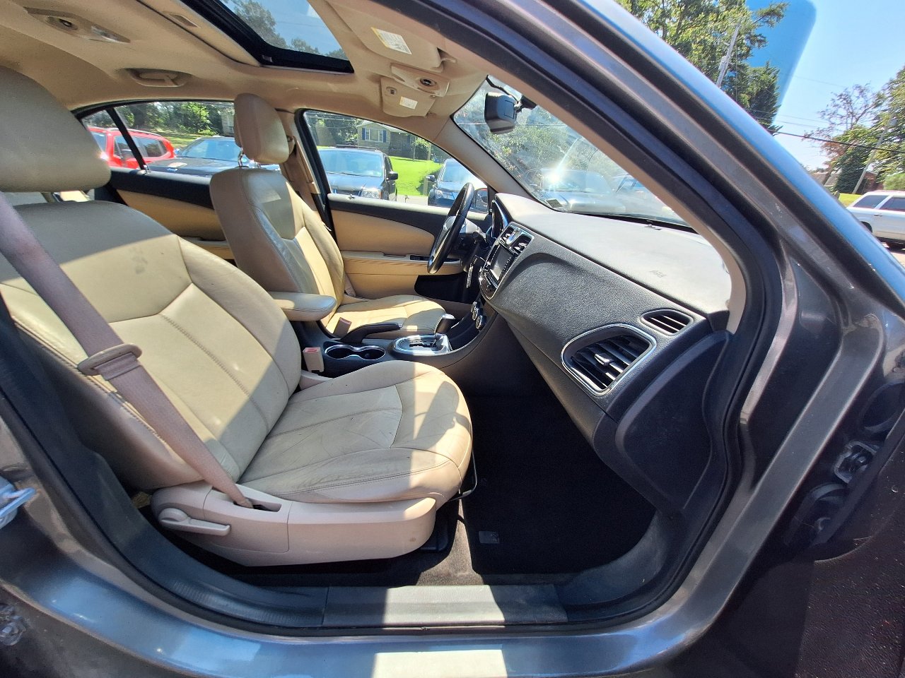 Used 2013 Chrysler 200 Limited w/ Sun/Sound Group image 31