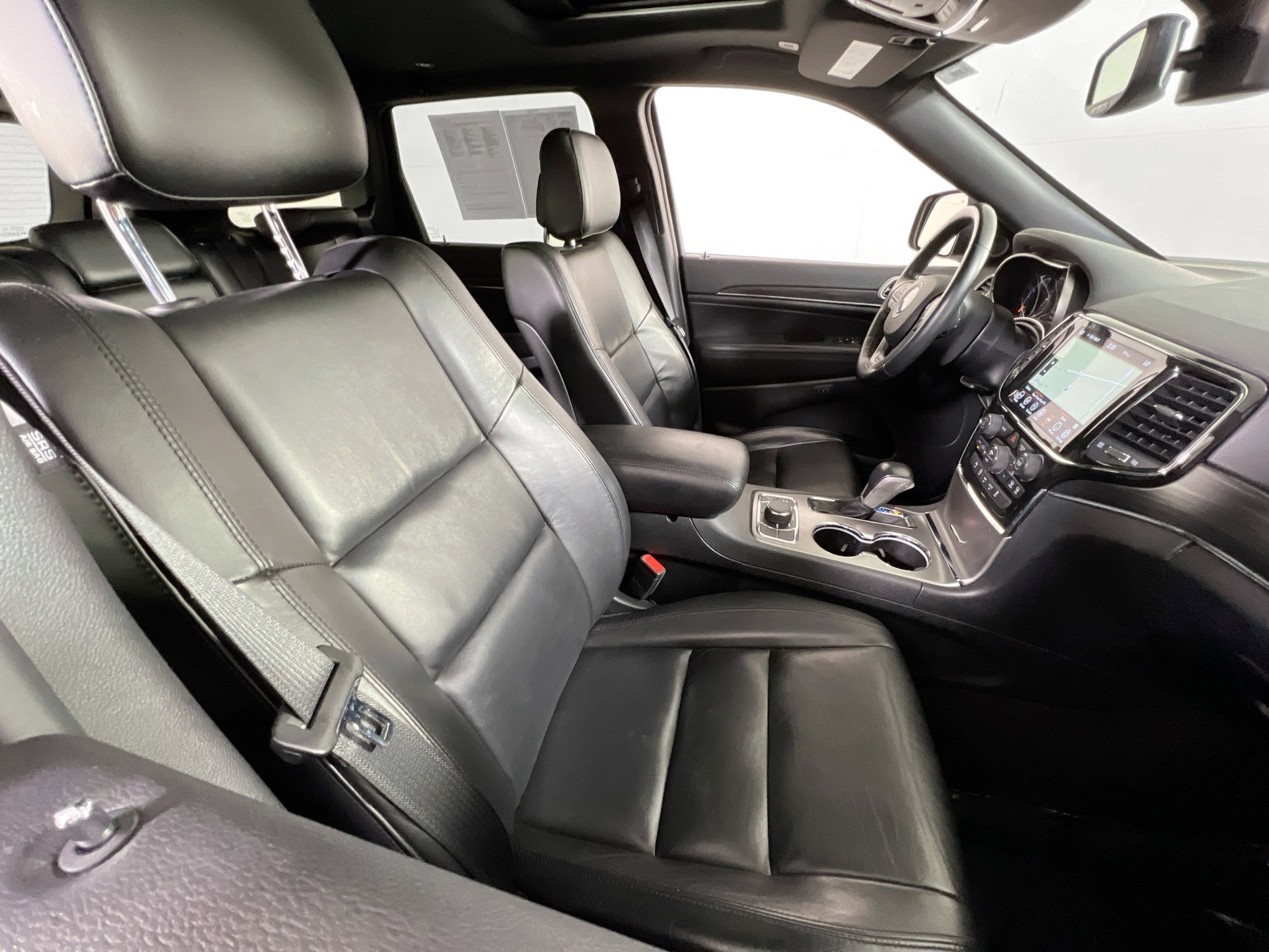 Used 2022 Jeep Grand Cherokee Limited AWD/4WD image 24