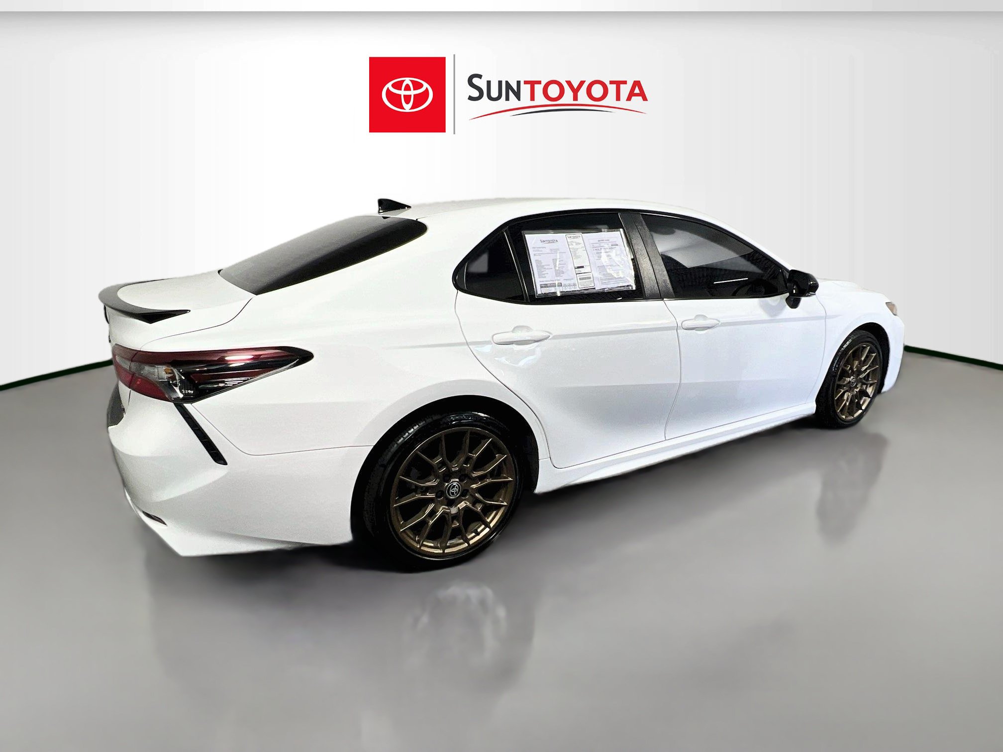 Used 2023 Toyota Camry SE FWD image 4