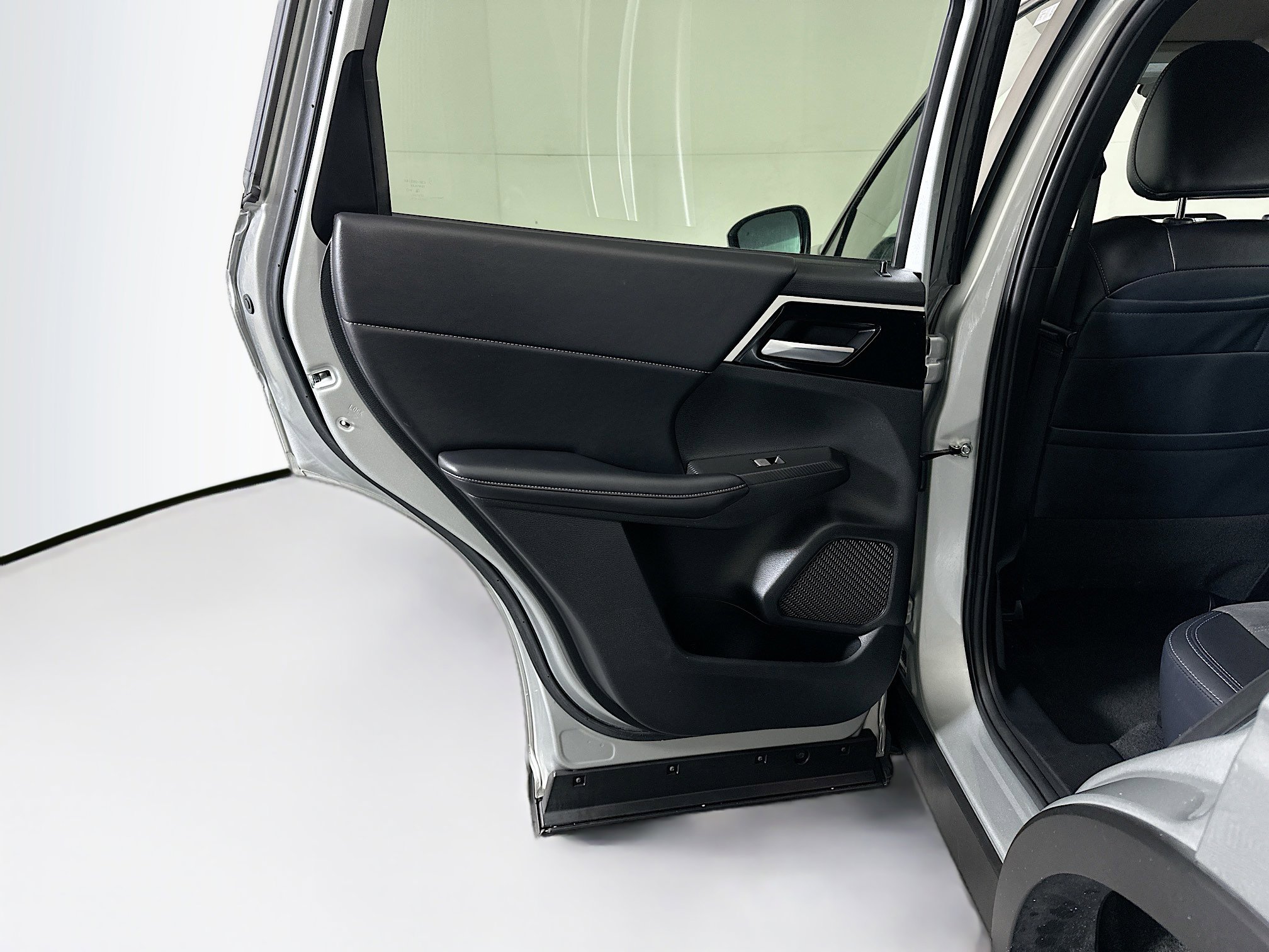 Used 2024 Mitsubishi Outlander SE image 27