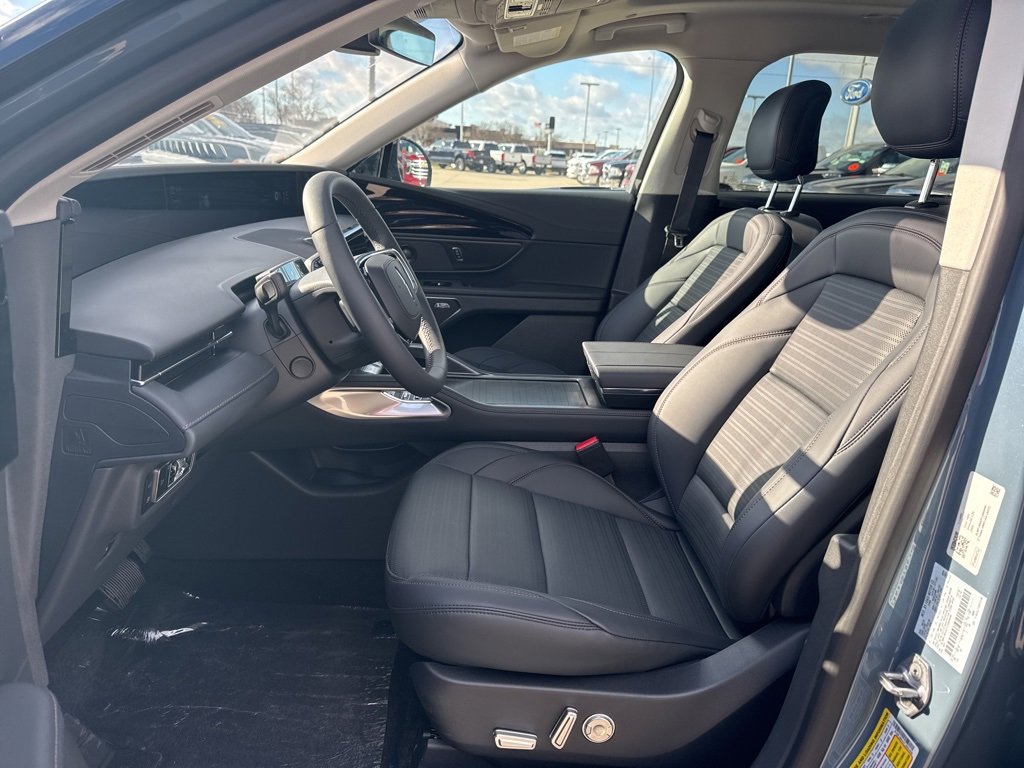 New 2026 Lincoln Nautilus Reserve image 5