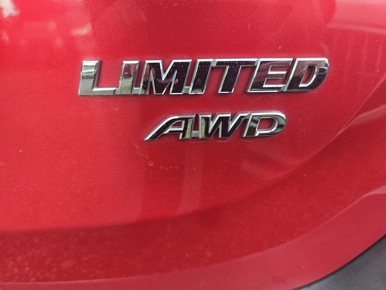 Used 2015 Toyota RAV4 Limited image 16