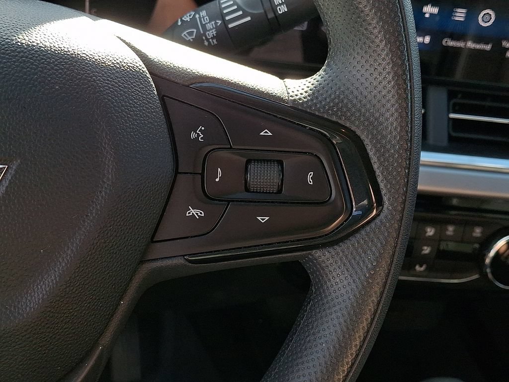 Used 2024 Chevrolet Trax LT FWD image 21