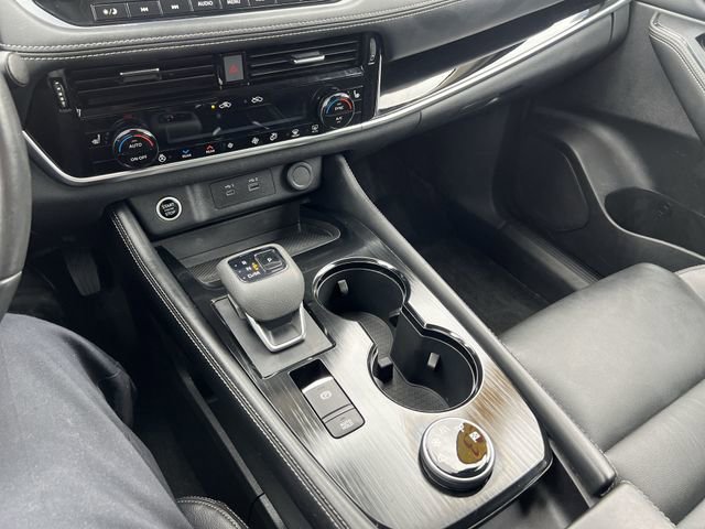 Used 2023 Nissan Rogue SL w/ SL Premium Package image 19