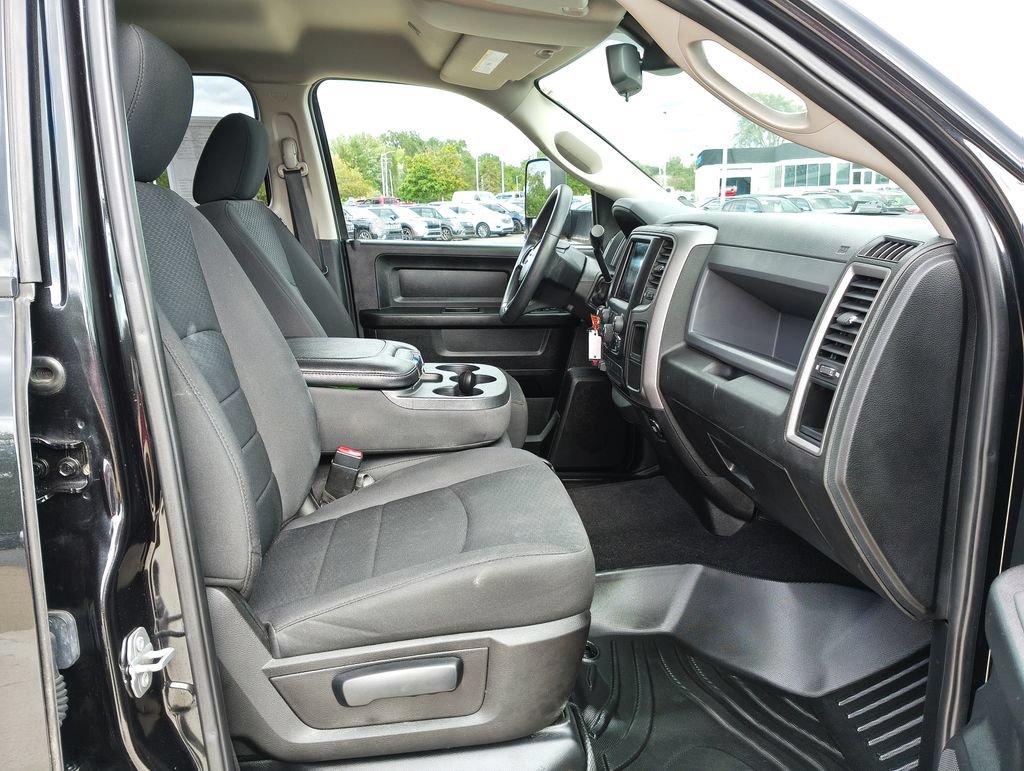 Used 2019 RAM 1500 Express w/ Wheel & Sound Group AWD/4WD image 10