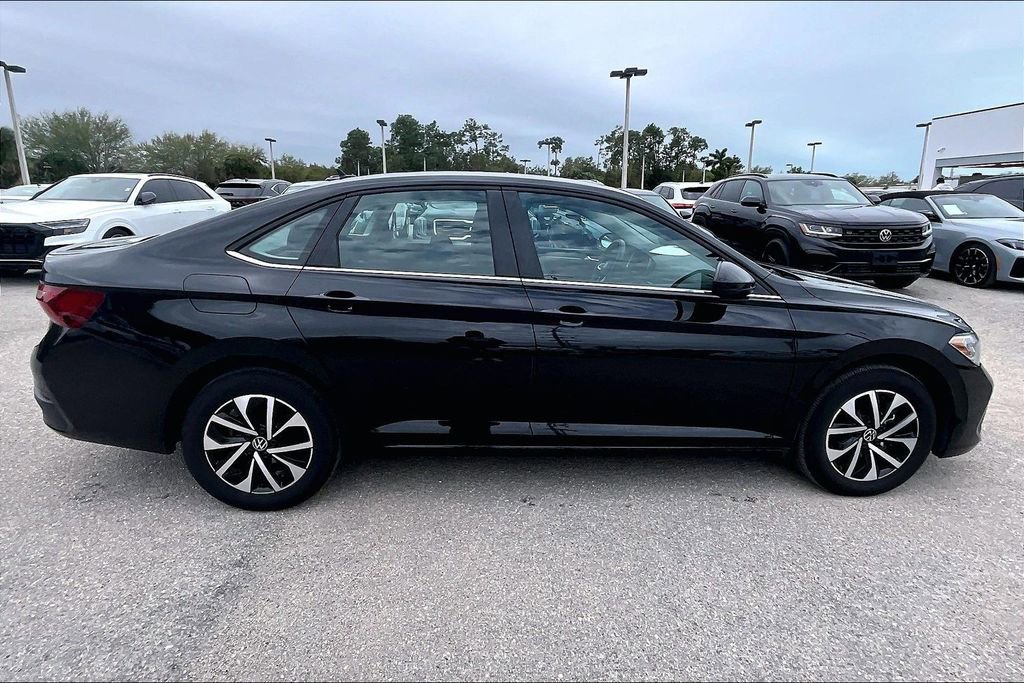 Certified 2024 Volkswagen Jetta S image 4