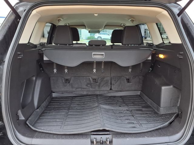 Used 2017 Ford Escape SE FWD image 8
