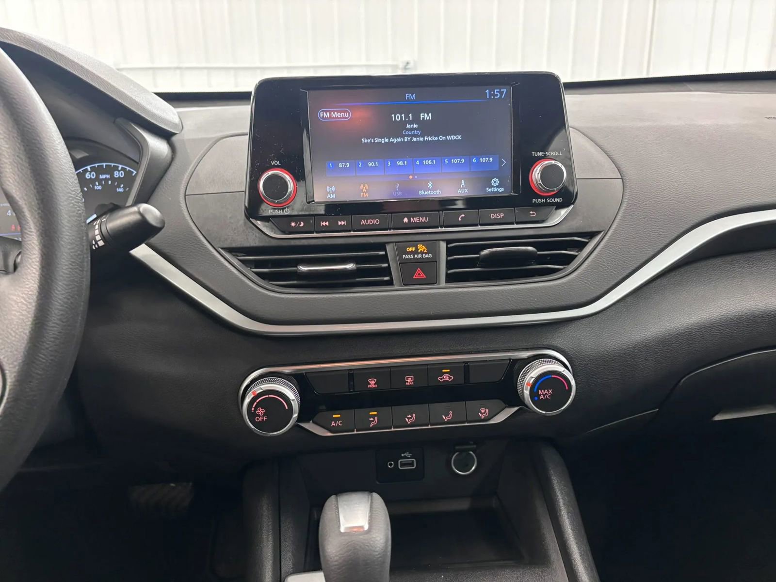 Used 2024 Nissan Altima 2.5 S FWD image 38