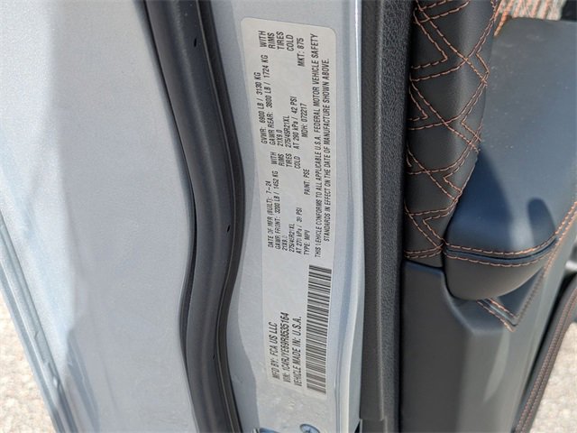 New 2024 Jeep Grand Cherokee Summit image 39