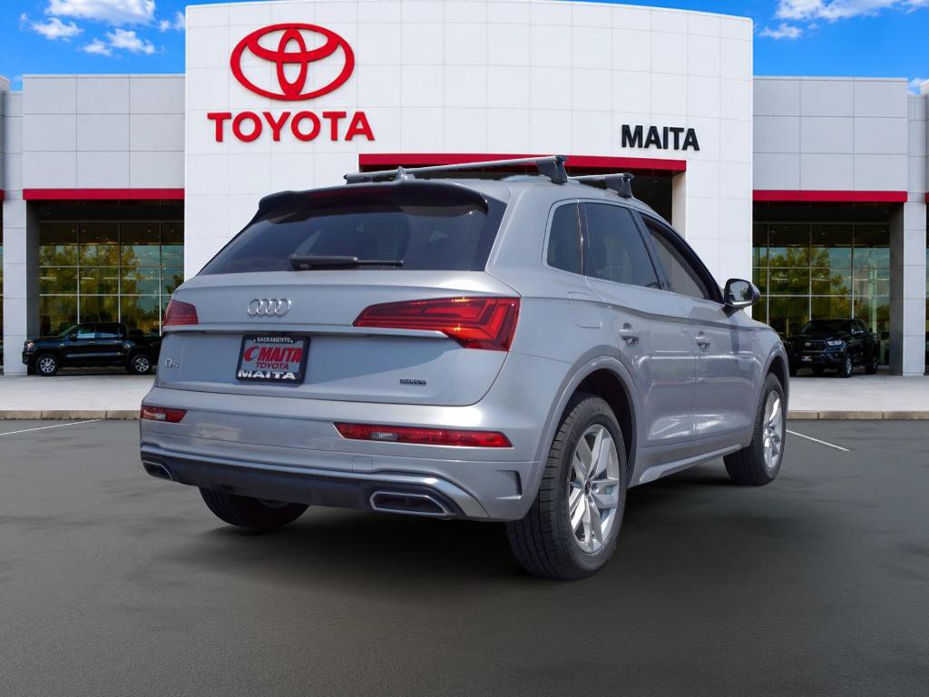 Used 2023 Audi Q5 2.0T Premium w/ Convenience Package AWD/4WD image 3