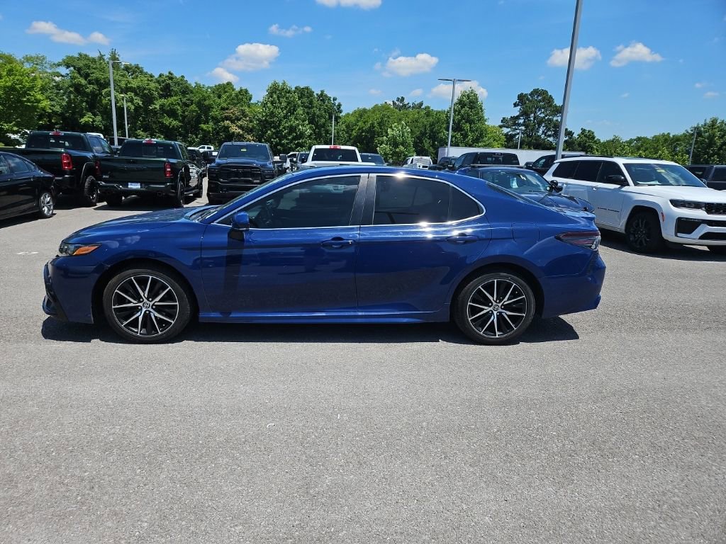 Used 2023 Toyota Camry SE FWD image 4
