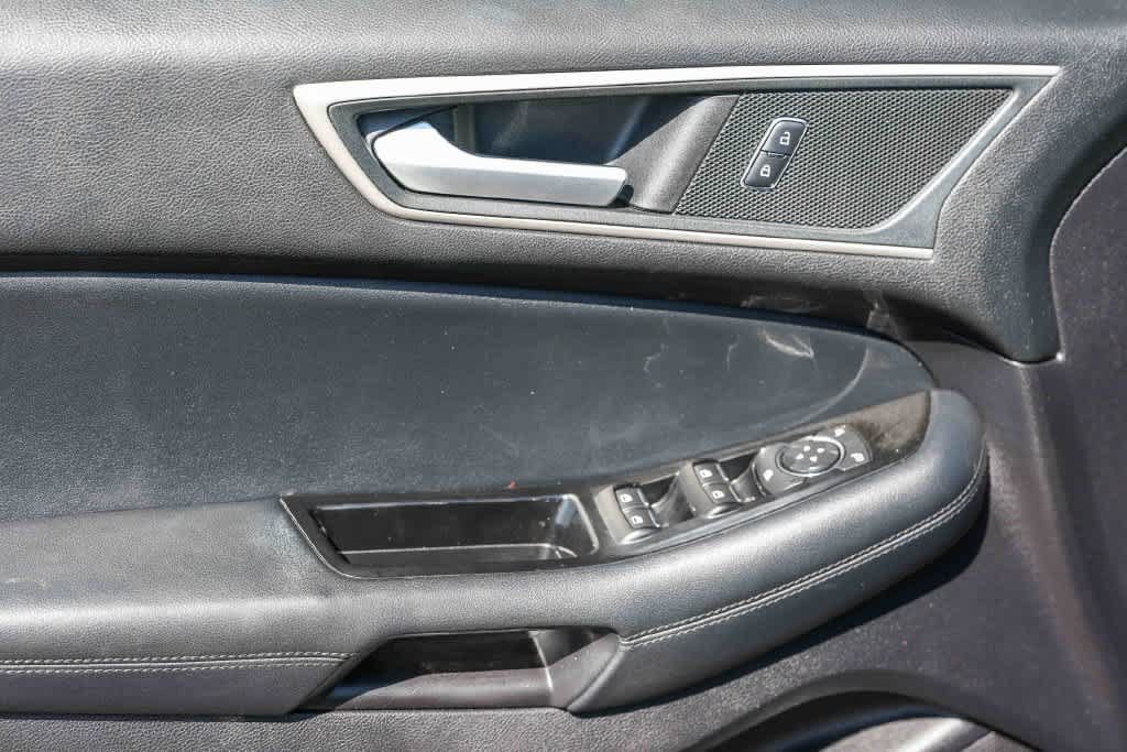 Used 2019 Ford Edge SEL w/ Equipment Group 201A FWD image 21