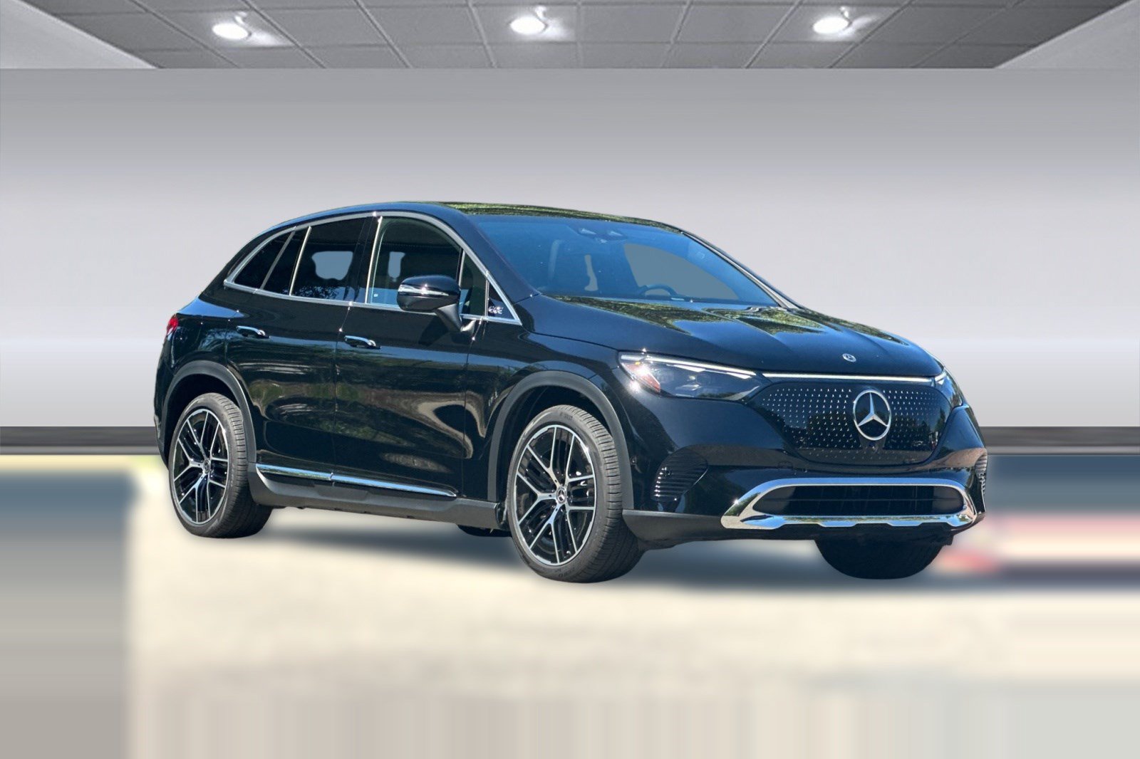 Used 2026 Mercedes-Benz EQE 320 4MATIC SUV image 6