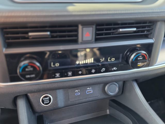 Used 2023 Nissan Rogue SV image 29