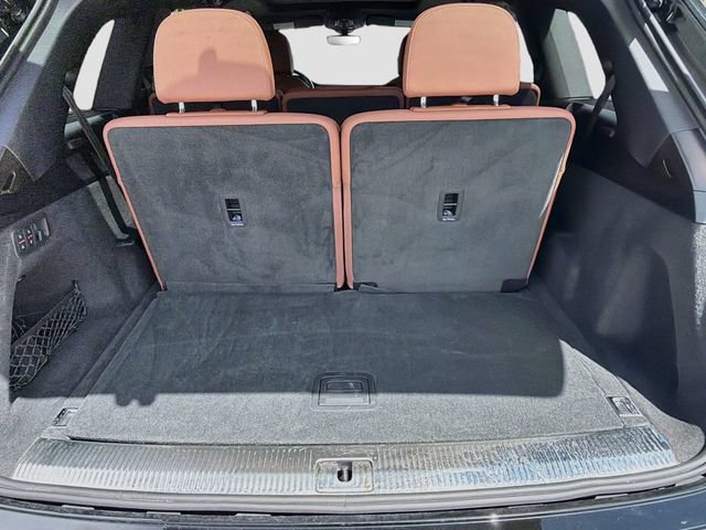 Used 2023 Audi Q7 3.0T Premium Plus w/ Premium Plus Package AWD/4WD image 12