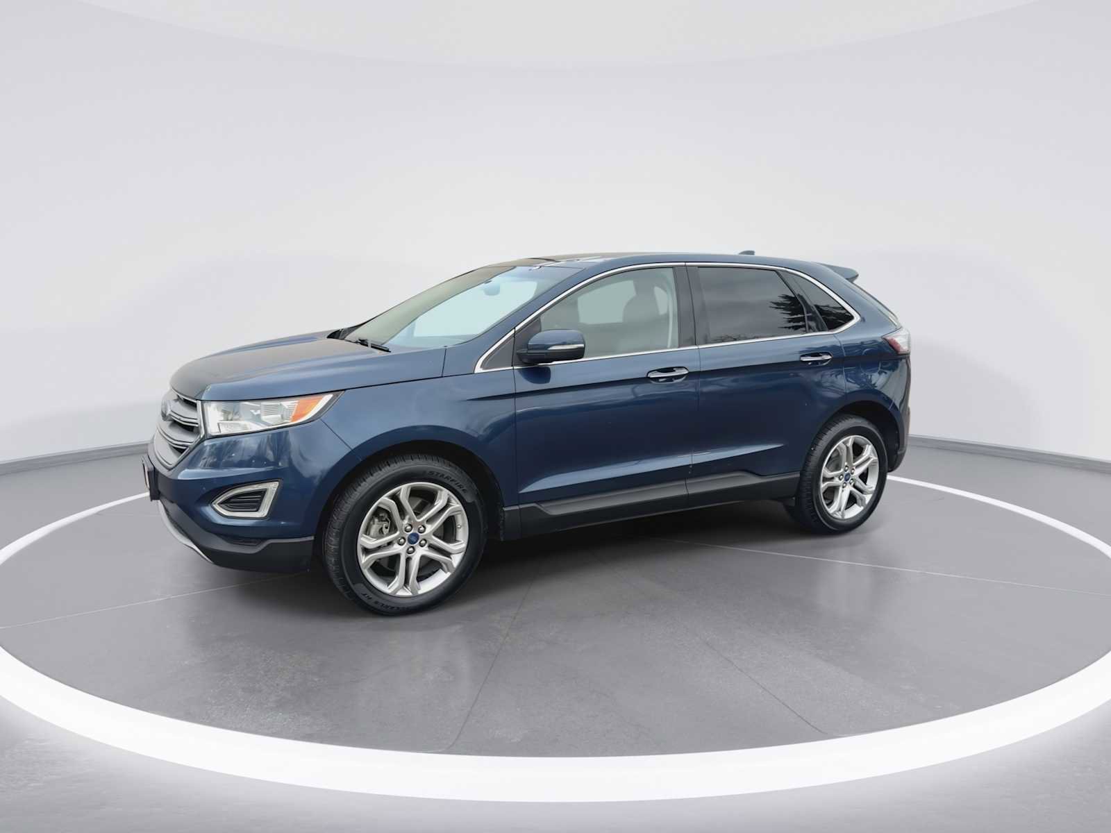 Used 2017 Ford Edge Titanium w/ Equipment Group 301A image 4
