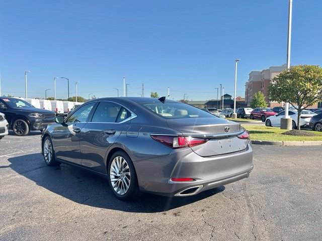 Used 2021 Lexus ES 350 Ultra Luxury w/ Accessory Package FWD image 11