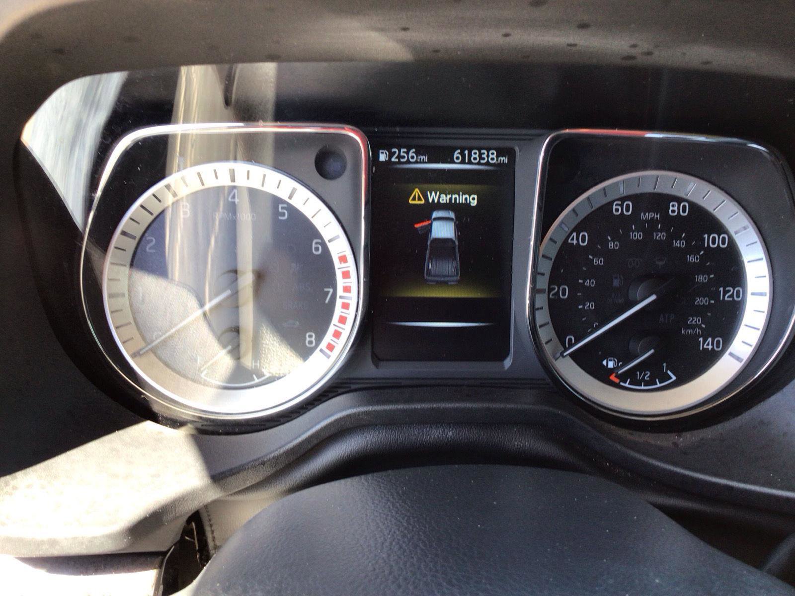 Used 2017 Nissan Titan SV AWD/4WD image 21