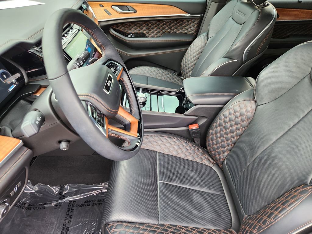 Used 2025 Jeep Grand Cherokee L Summit image 12