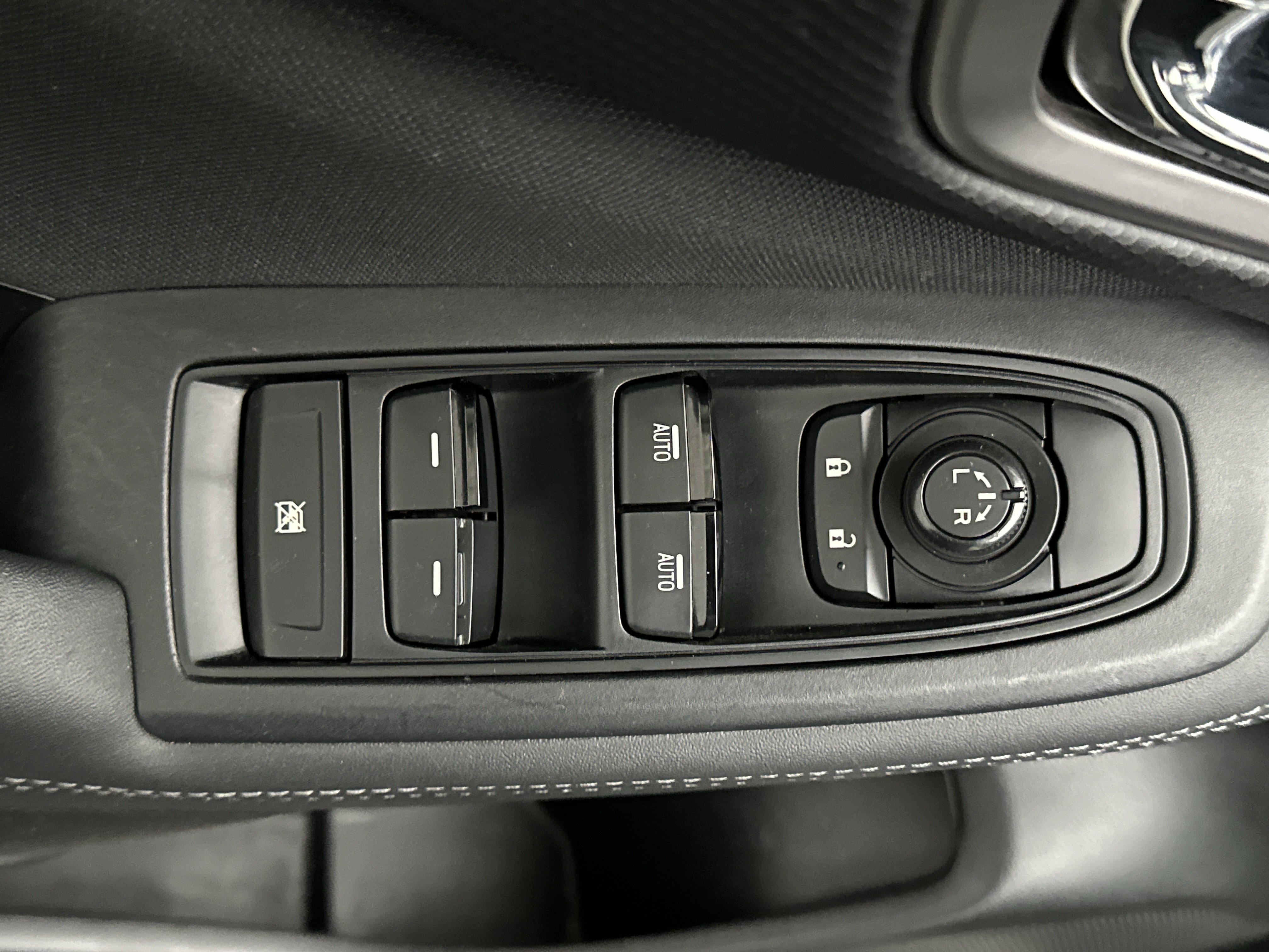 Used 2023 Subaru Forester Premium AWD/4WD image 18