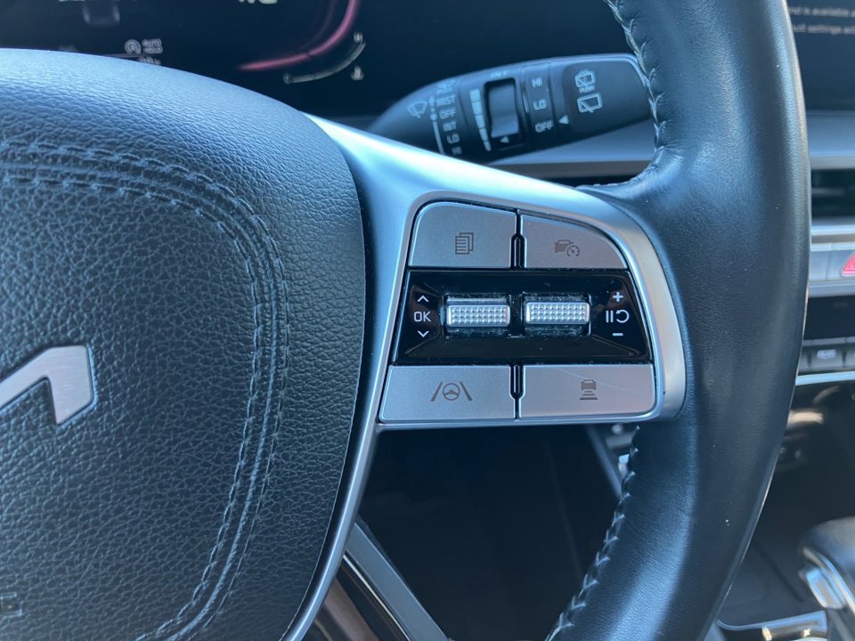 Used 2023 Kia Telluride S image 22