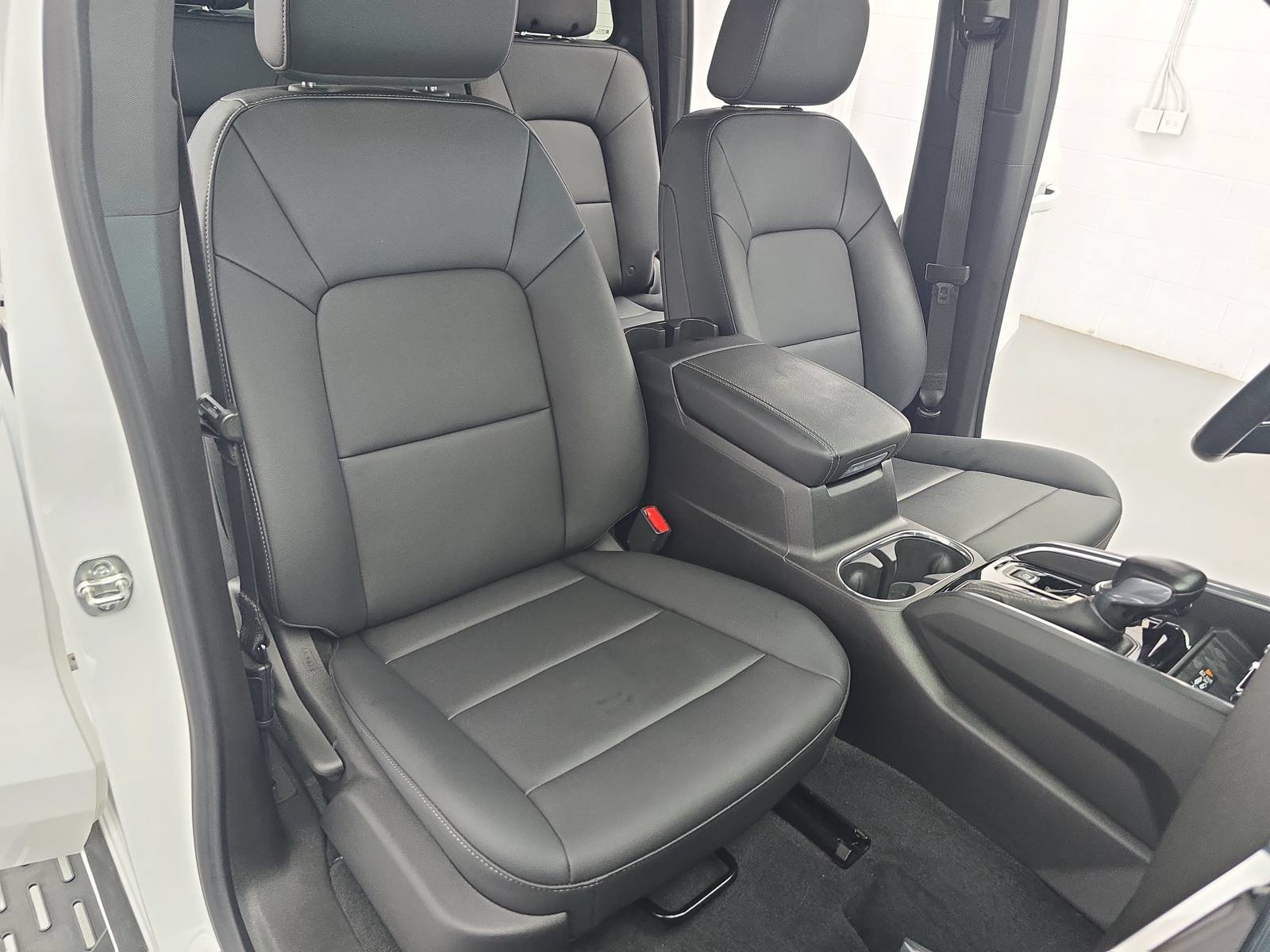 Used 2025 GMC Canyon Elevation w/ Convenience Package AWD/4WD image 10