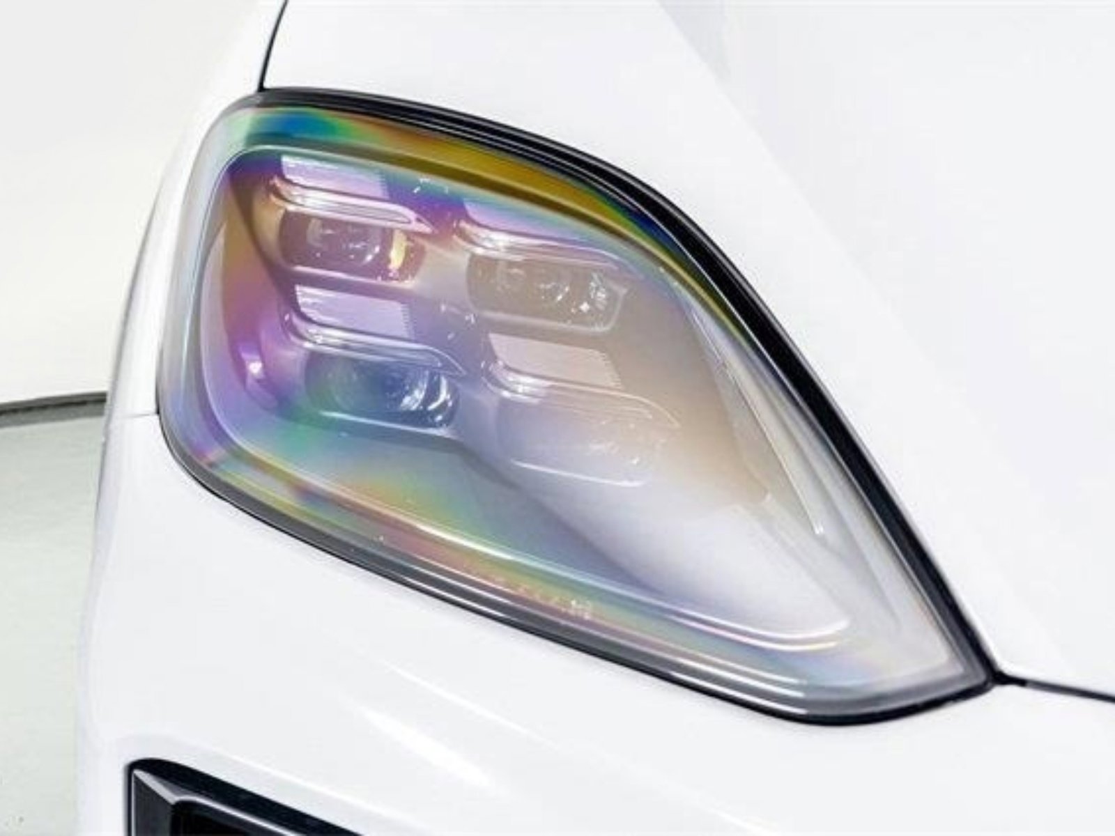 Used 2025 Porsche Cayenne image 28