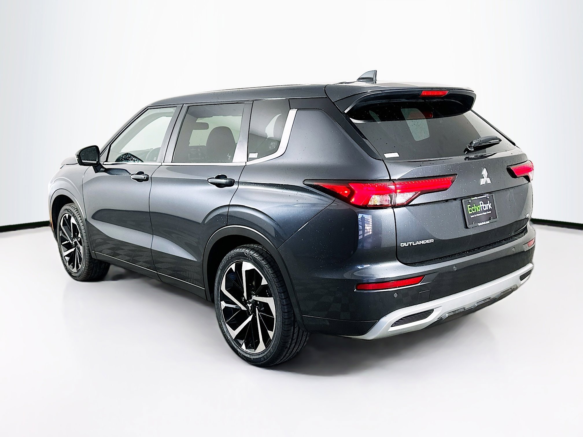 Used 2024 Mitsubishi Outlander SE image 5