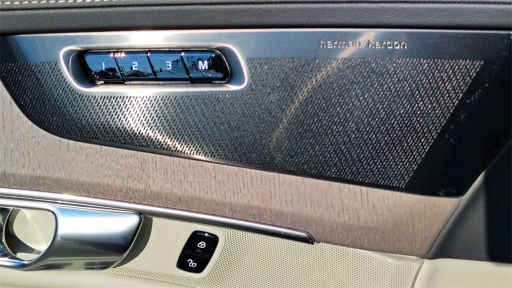 New 2026 Volvo XC90 B6 Ultra image 9